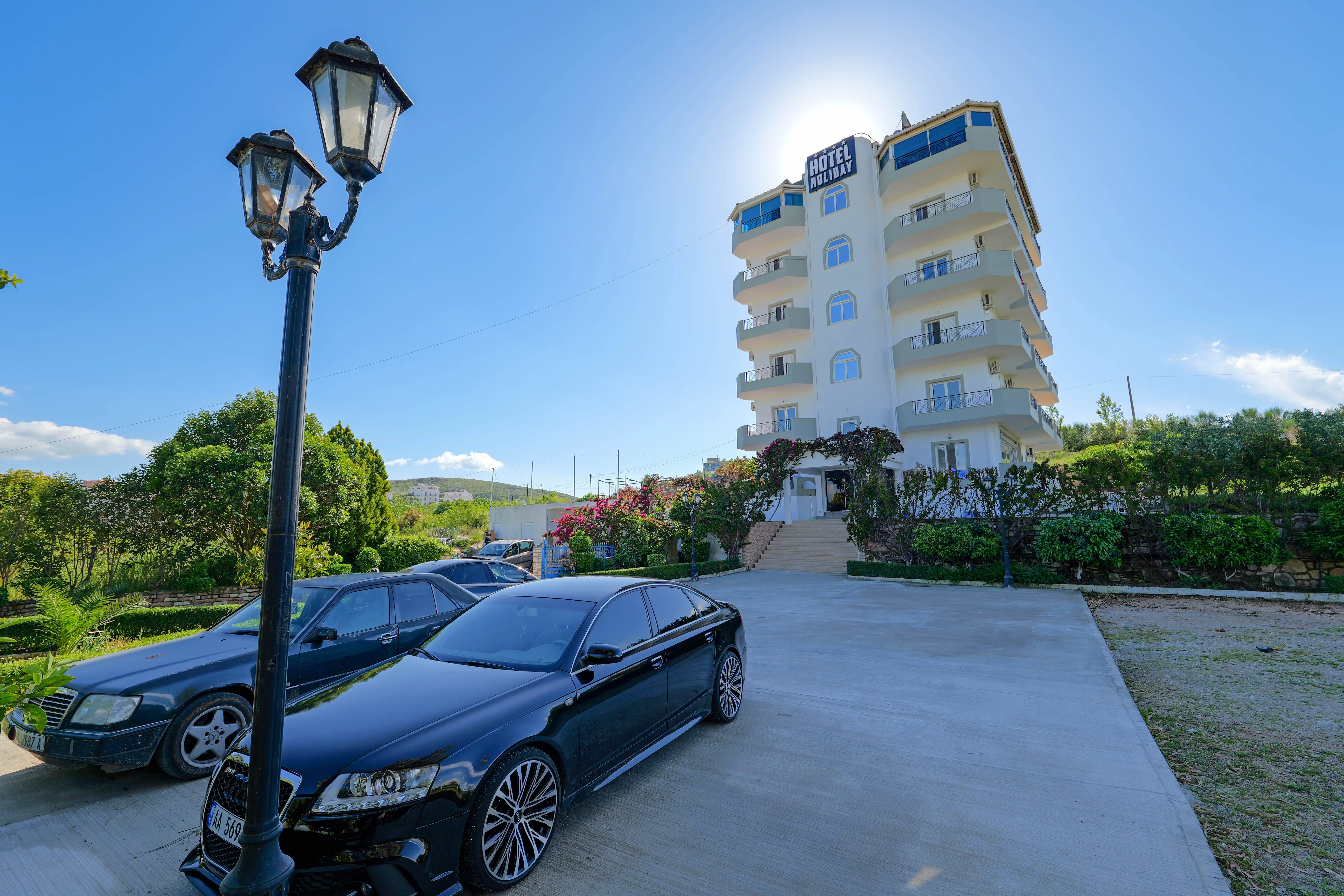 Sunny Hotel