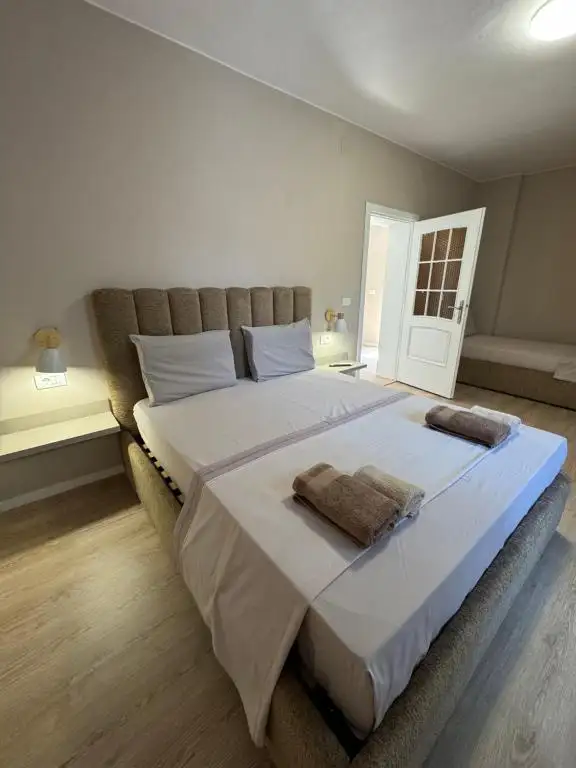 Bejart Apartment 6