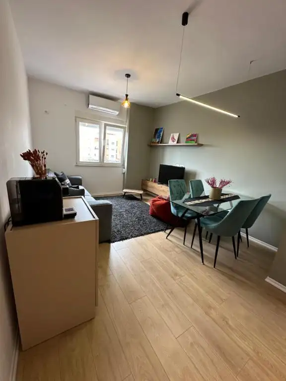 Urban Charm Apt With Jacuzzi
