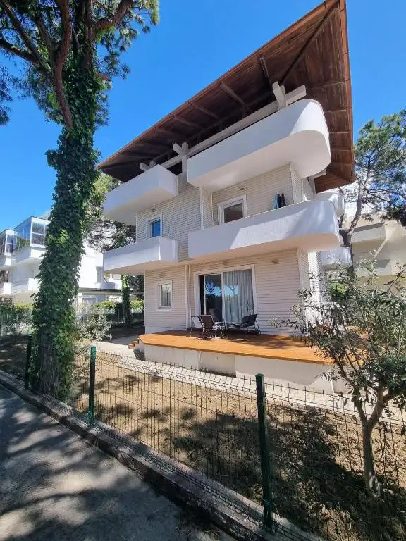 Beachfront Blue Wave Villa in Qerret, Golem, Albania