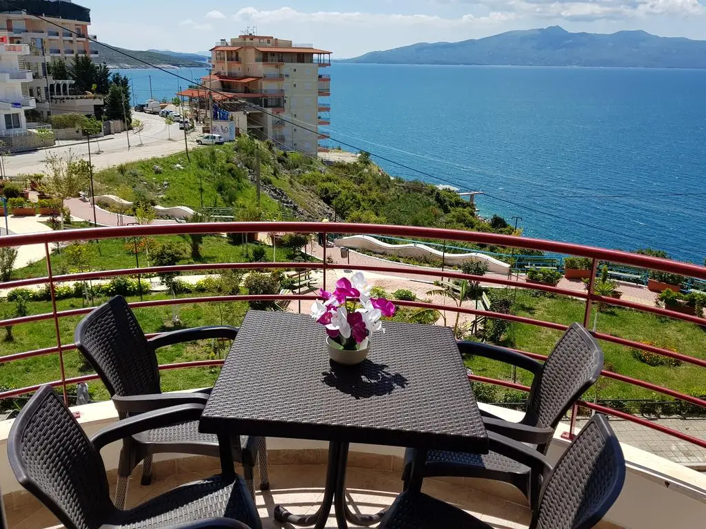 Apartment of Beautiful Dreams Over the Sea