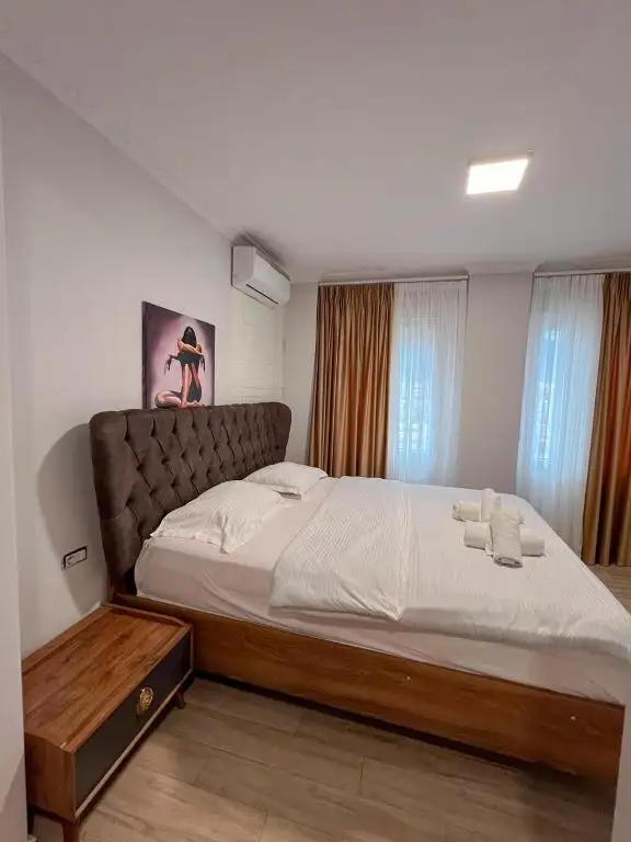 Roes Apartments