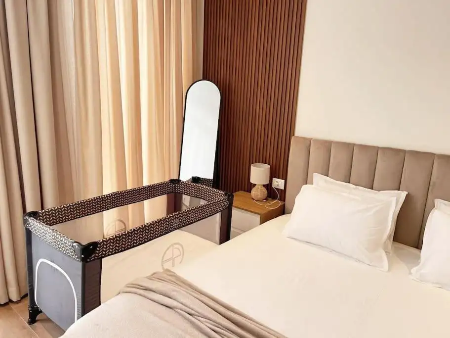 Luxury Apartment With King-Size Bed and Fast Wi-Fi