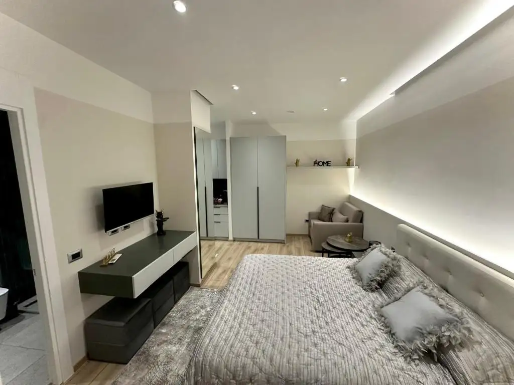 Luxe Haven Tirana B22