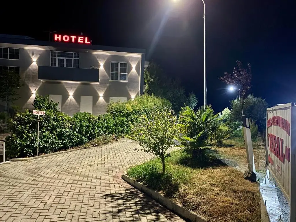 Hotel Real