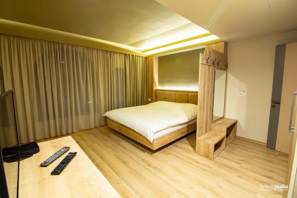 SAHATI Hotel & Restaurant