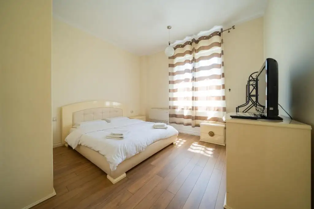 Prestigious Spacious Historical Apartment in city center