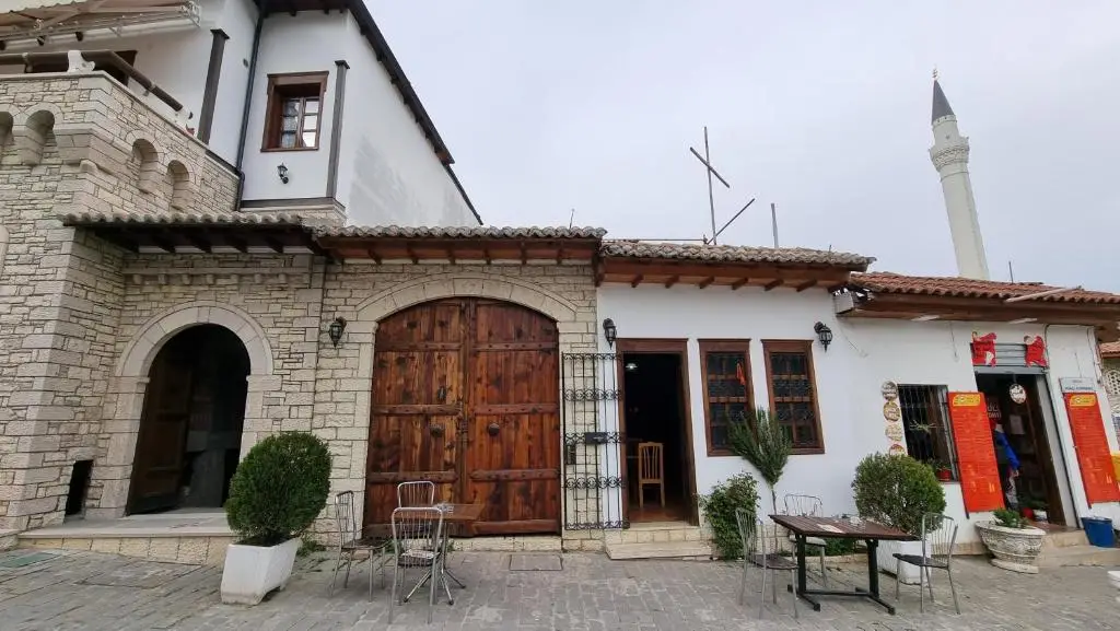 Arben Qemeri Guest House