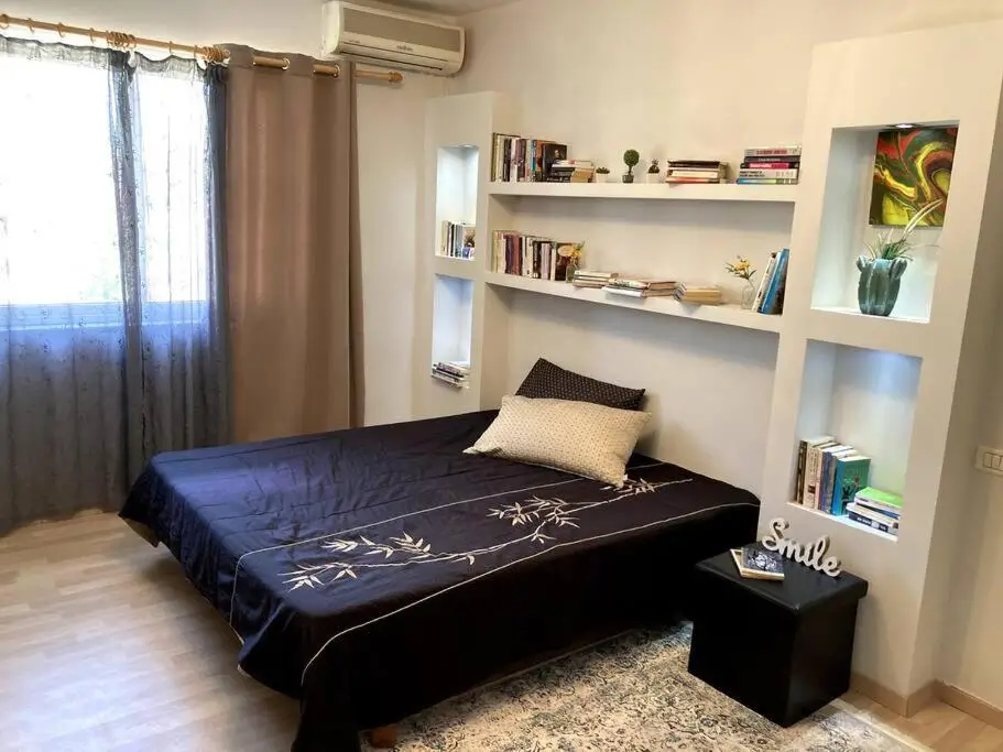 Lovely 2-bedroom apartment with patio