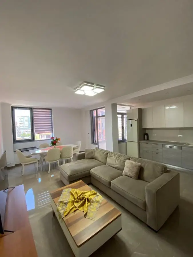 Toptani Central Apartment