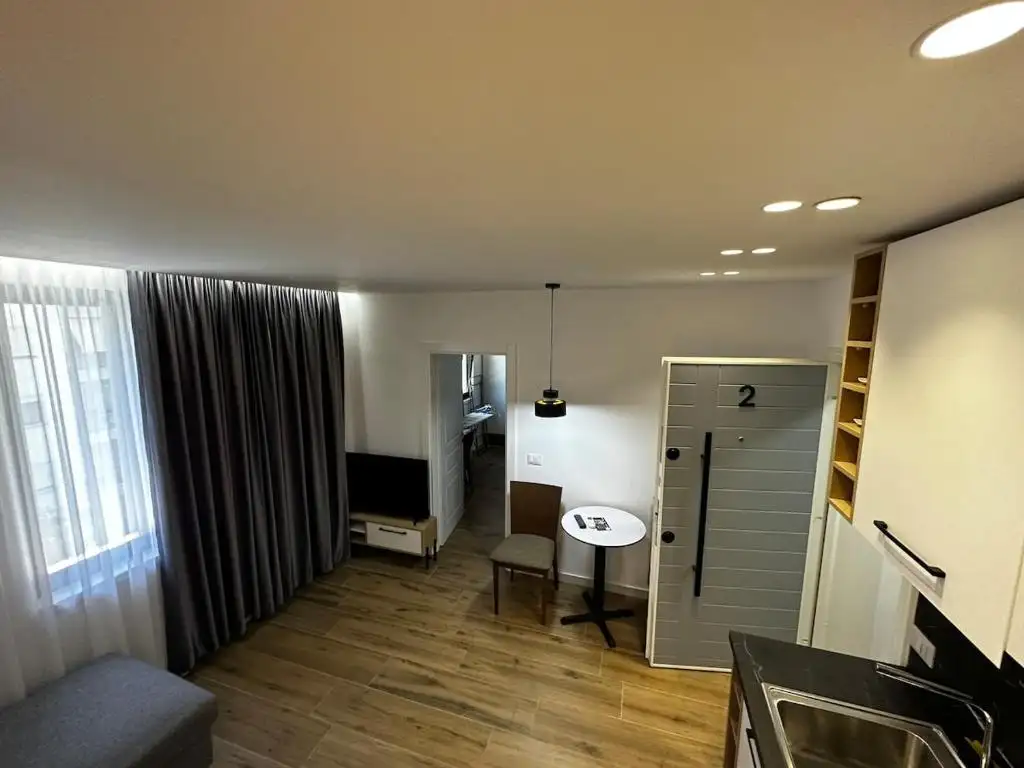 Tech, city center apartment