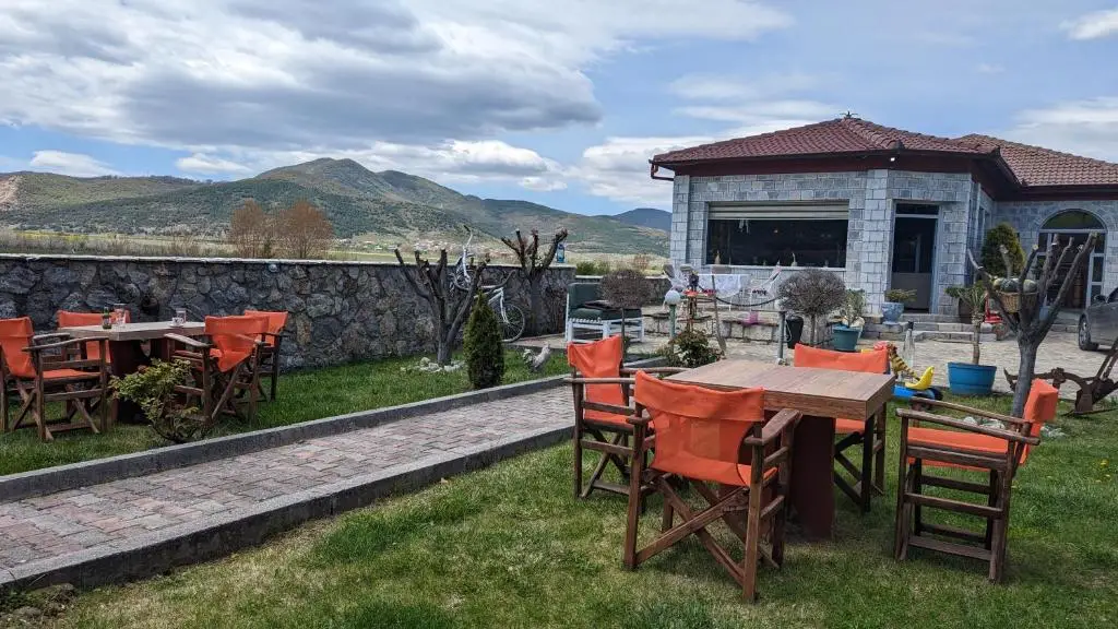 Sunset Villa, Kamenice