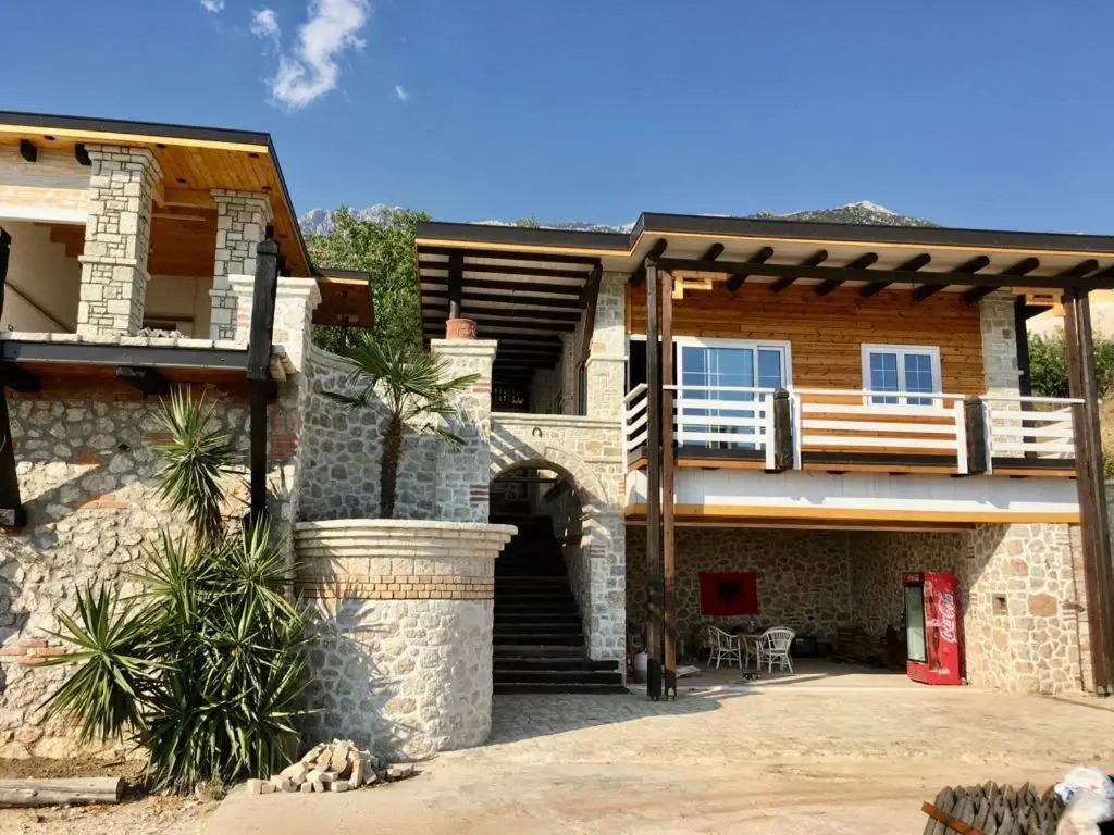 Rahoni Park & Suites