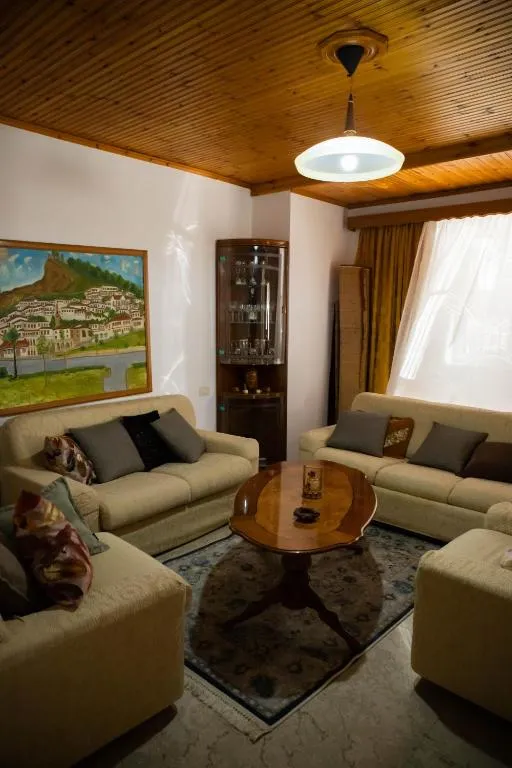 Eni entire guesthouse parking on site