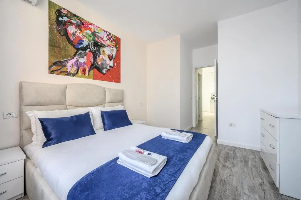 Miku Apartment-Modernly Designed Downtown Tirana