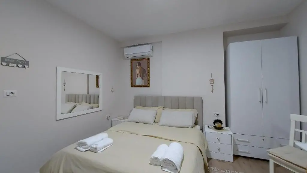 Tranquil Oasis for Two
