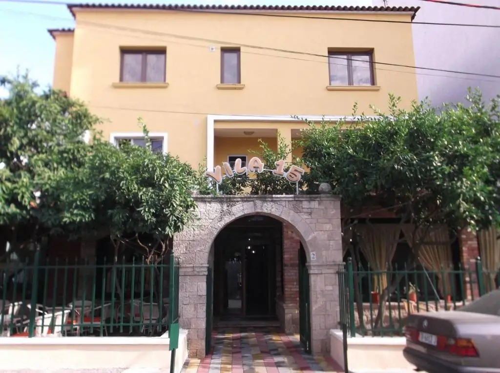 Vila 15 