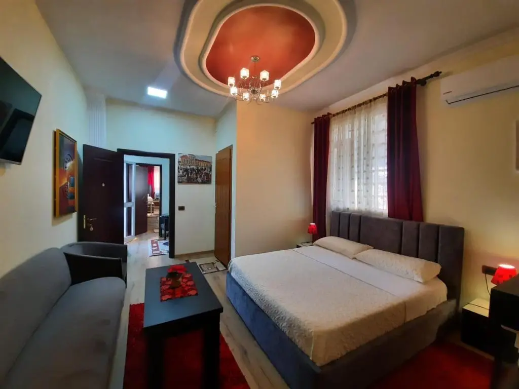 VILLA 53