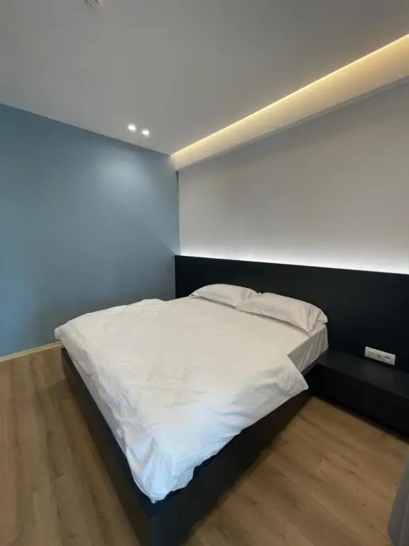 Ladi Rooms