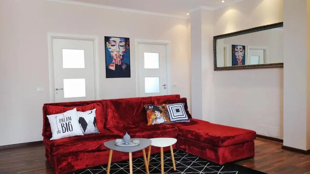 Penthouse Komuna Parisit