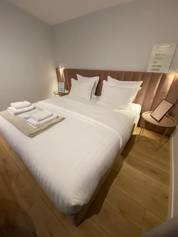 Living Studio Apartments