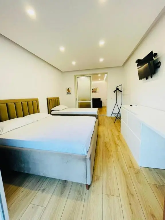 Urban Life Tirana- Economy Rooms