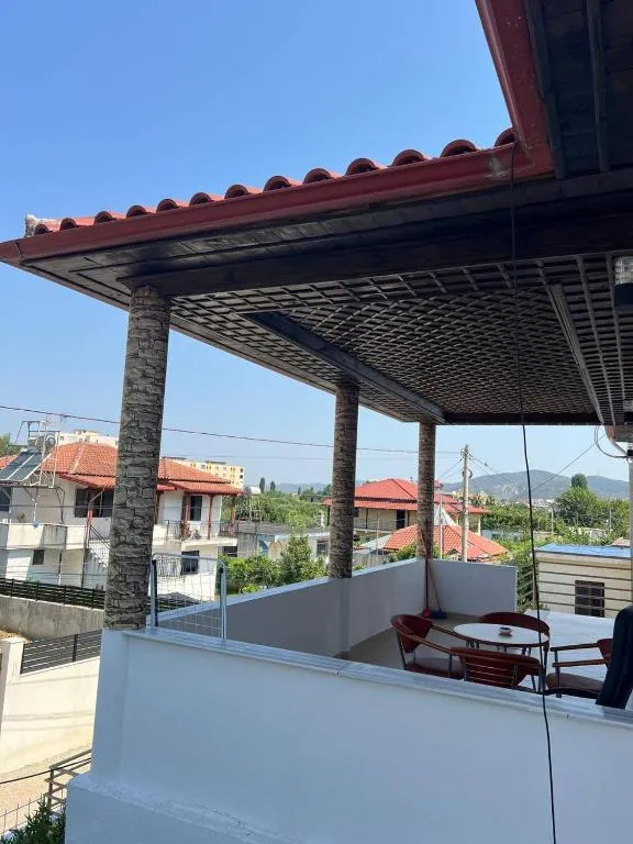 Armando's wooden roof