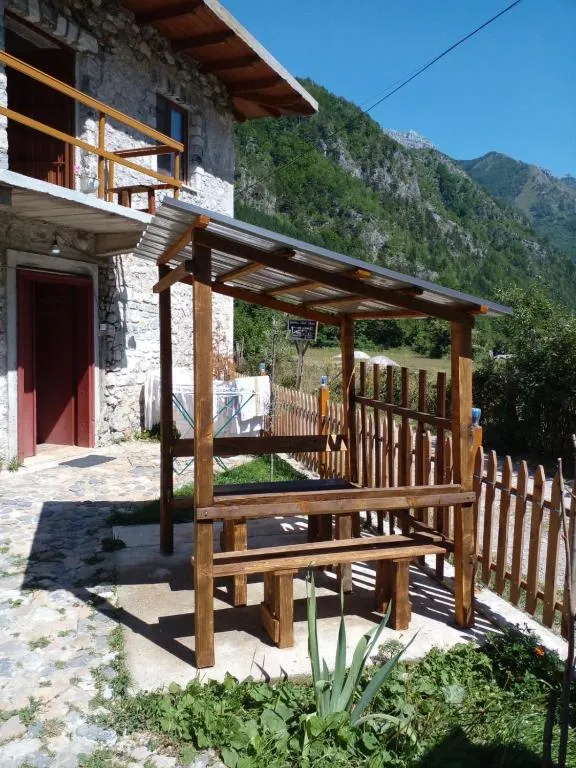 GUEST HOUSE “ Center Theth “