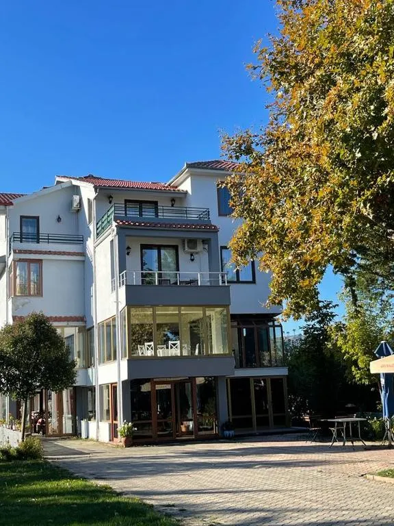 Hotel Tirona
