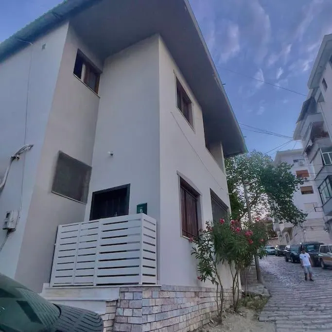 Cozy Home, in Gjirokastra