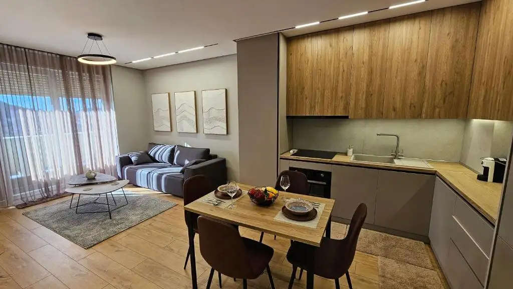 Kris Apartments