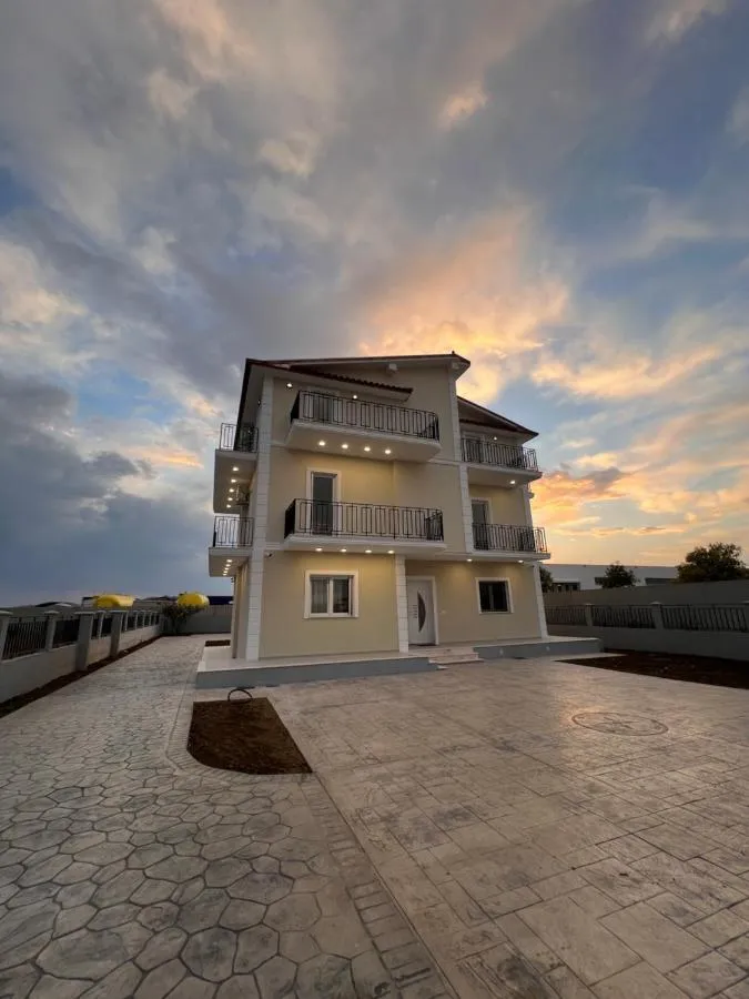 Golden Heart Apartments