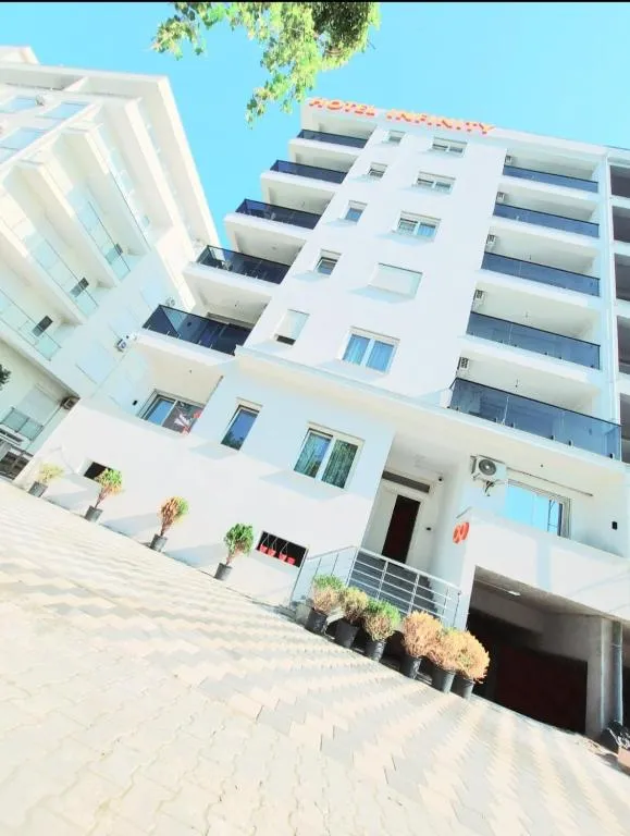 Hotel Infinity