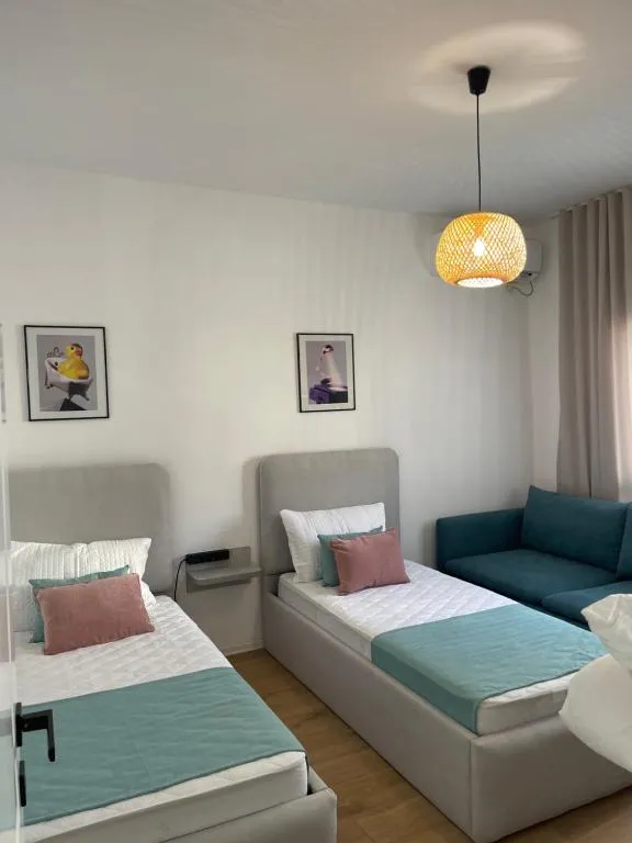 Sunny City Center Apartment