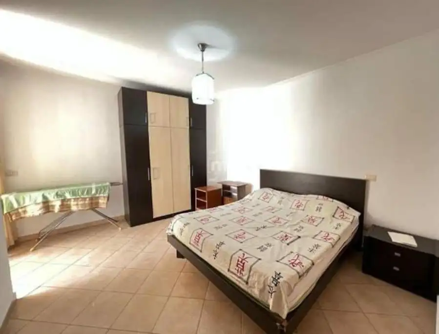 5 minutes away from beach