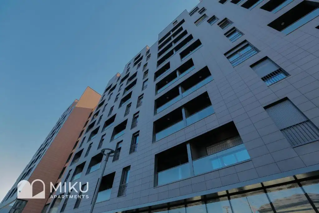 Miku Apartment - Bright 1 Bedroom Apartment At Olympic Residence