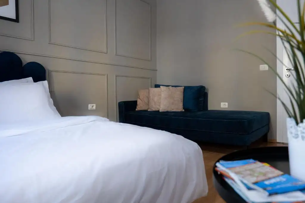 Skanderbeg Square App - THE NEST