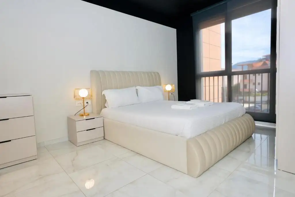 Miku Apartment-Chic 2 Bedroom Escape