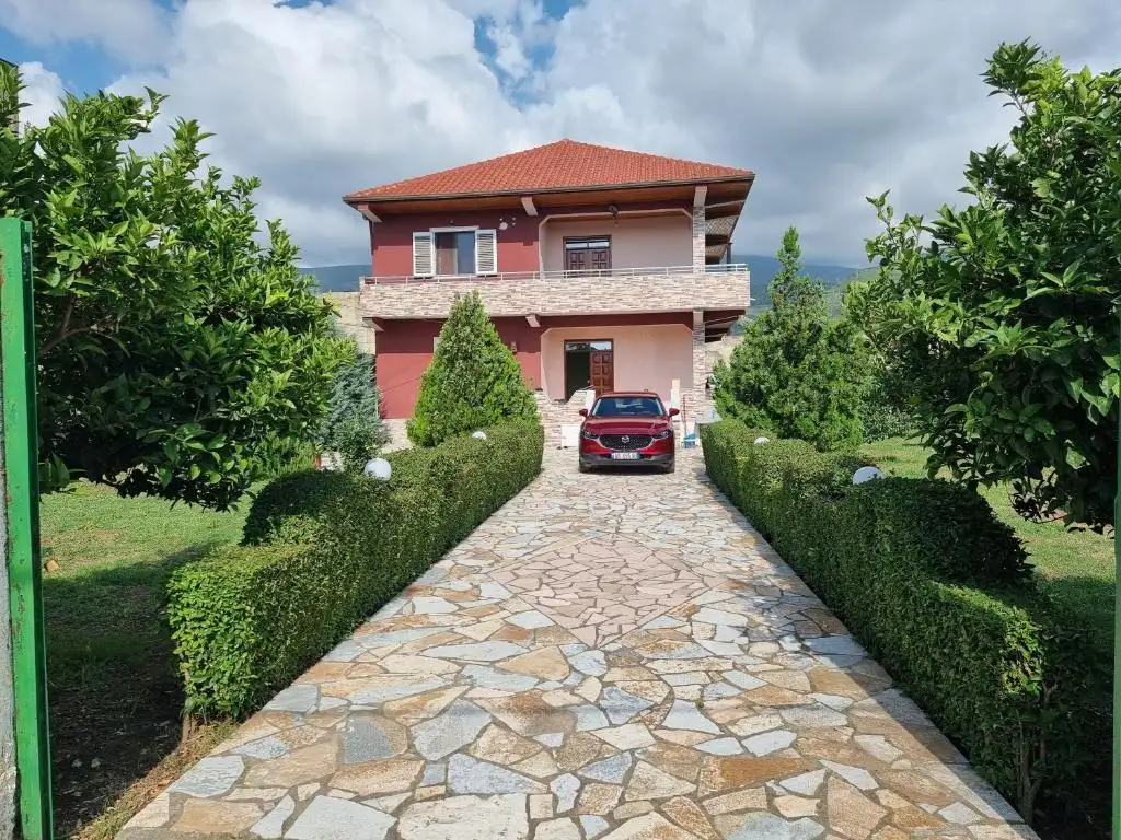 Liora's Vila
