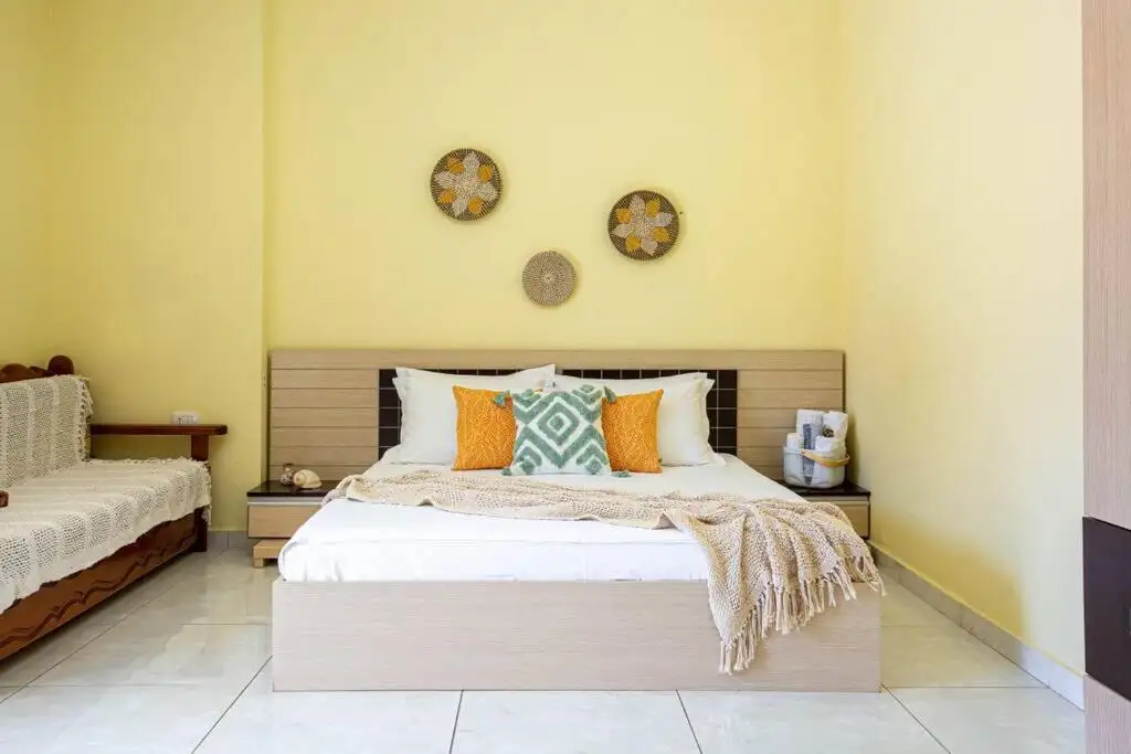 Stella's Central - 1min beach, kitchen & balcony