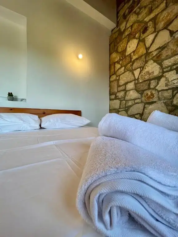 Ambelas Guest Rooms 2