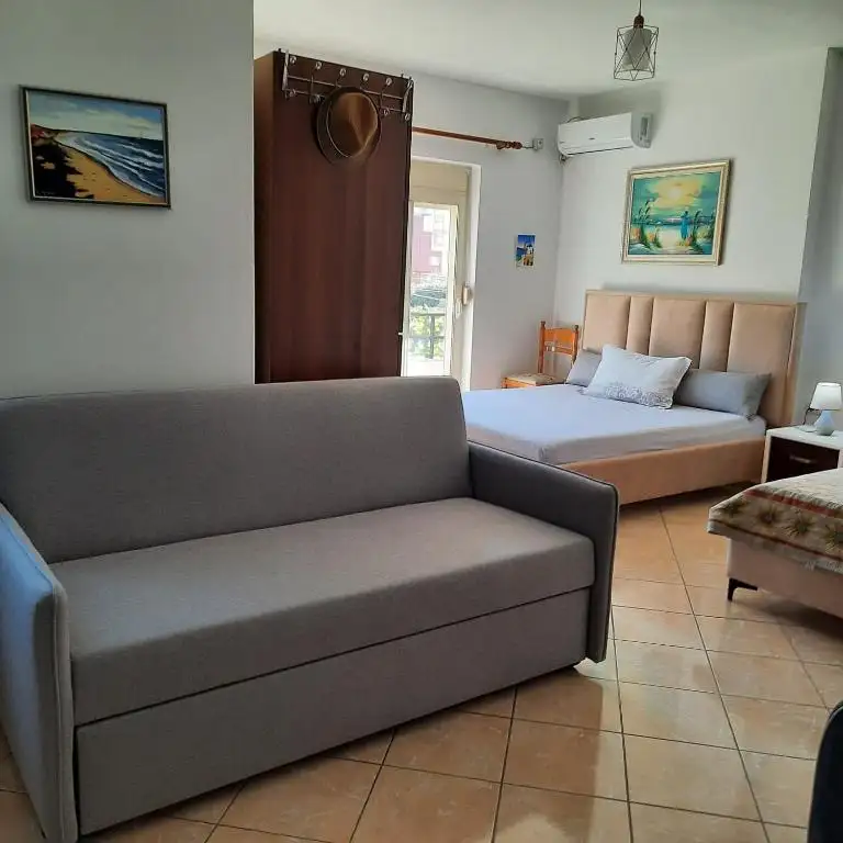 Xhoel Apartment