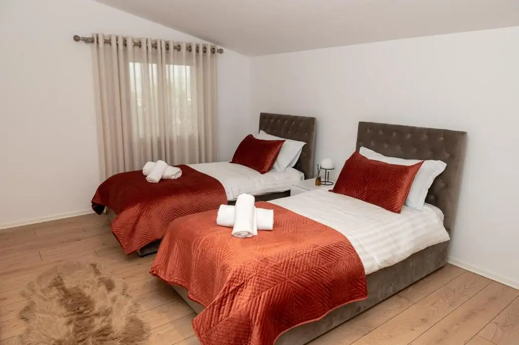 Luxury Lakeview Apartment in Pogradec