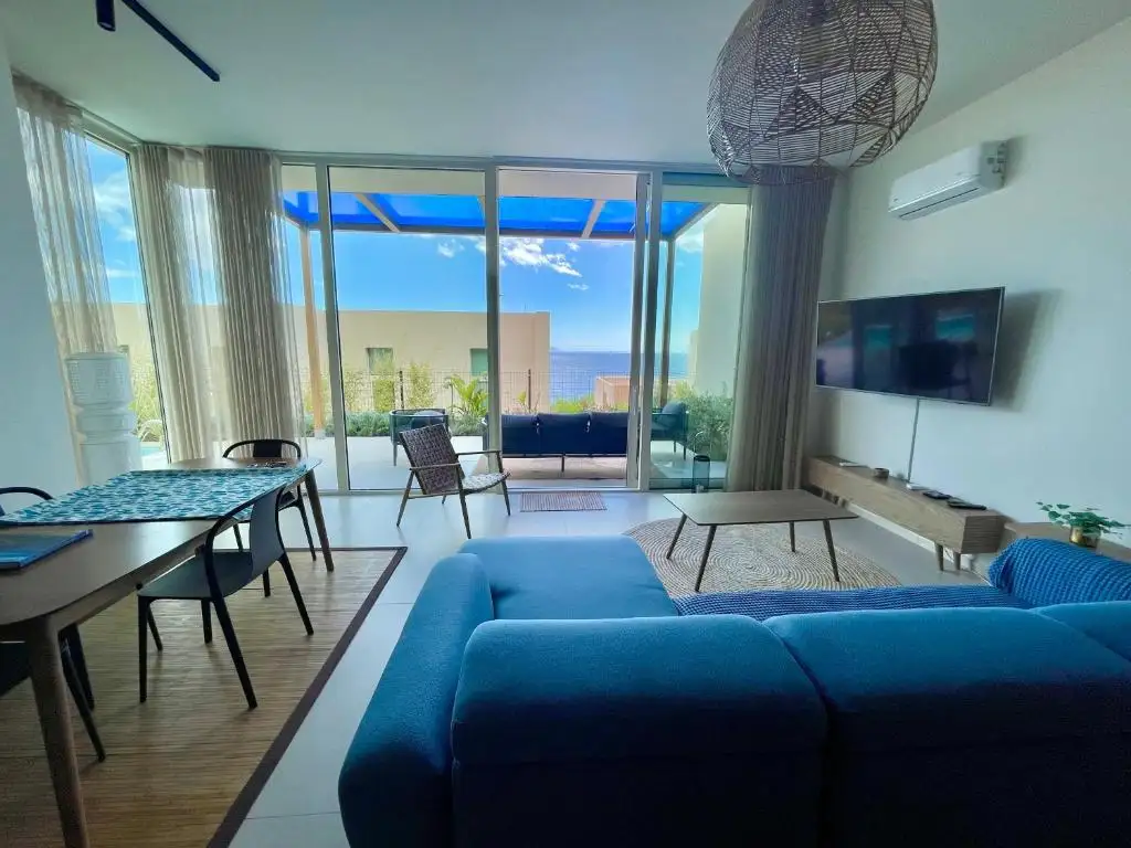 3-bedroom beach villa with a pool in Green Coast Palase