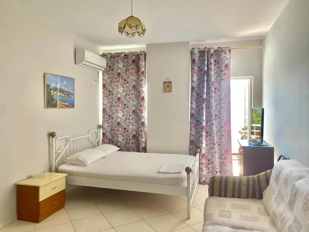 Caramel Sun Studios Apts