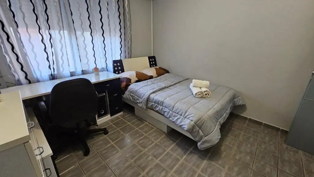 Mani's Lake Home