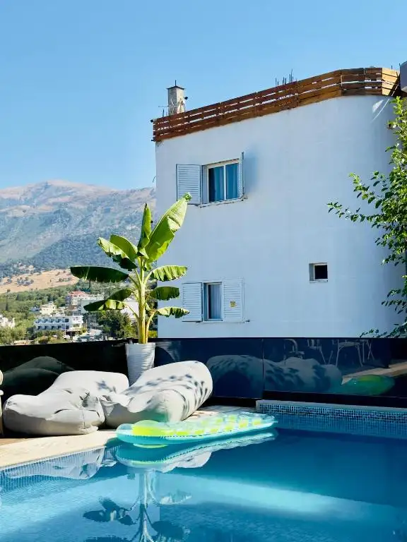 Villa Merkuri