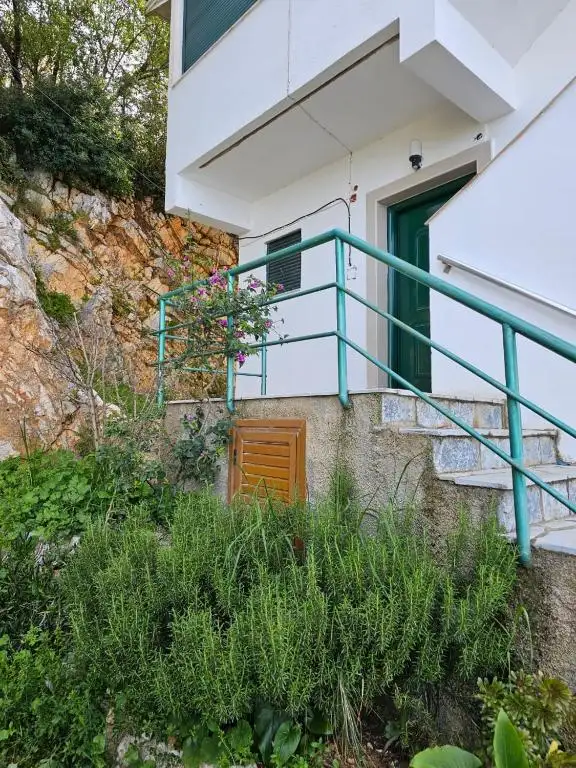 Velaris Apartment