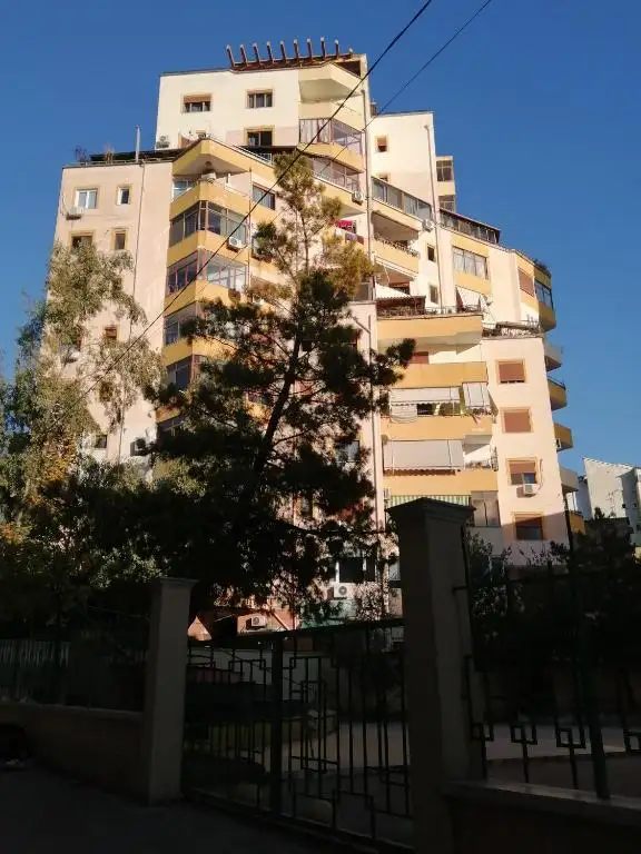 Lovely 3 BR Apt Across Tanners' Bridge, Sleeps 8
