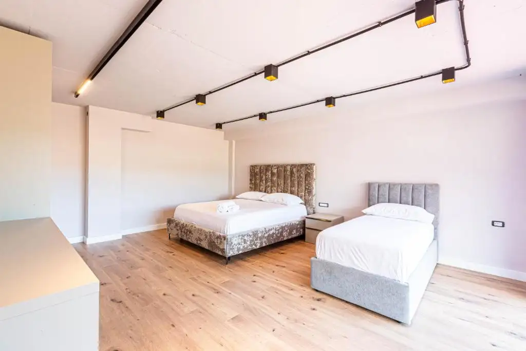 AMA'S Duplex 5 - Parking, Kitchen, Central